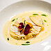 Steckrübe mit Schnittlauch, Dashi Beurre Blanc und Karpfenkaviar“